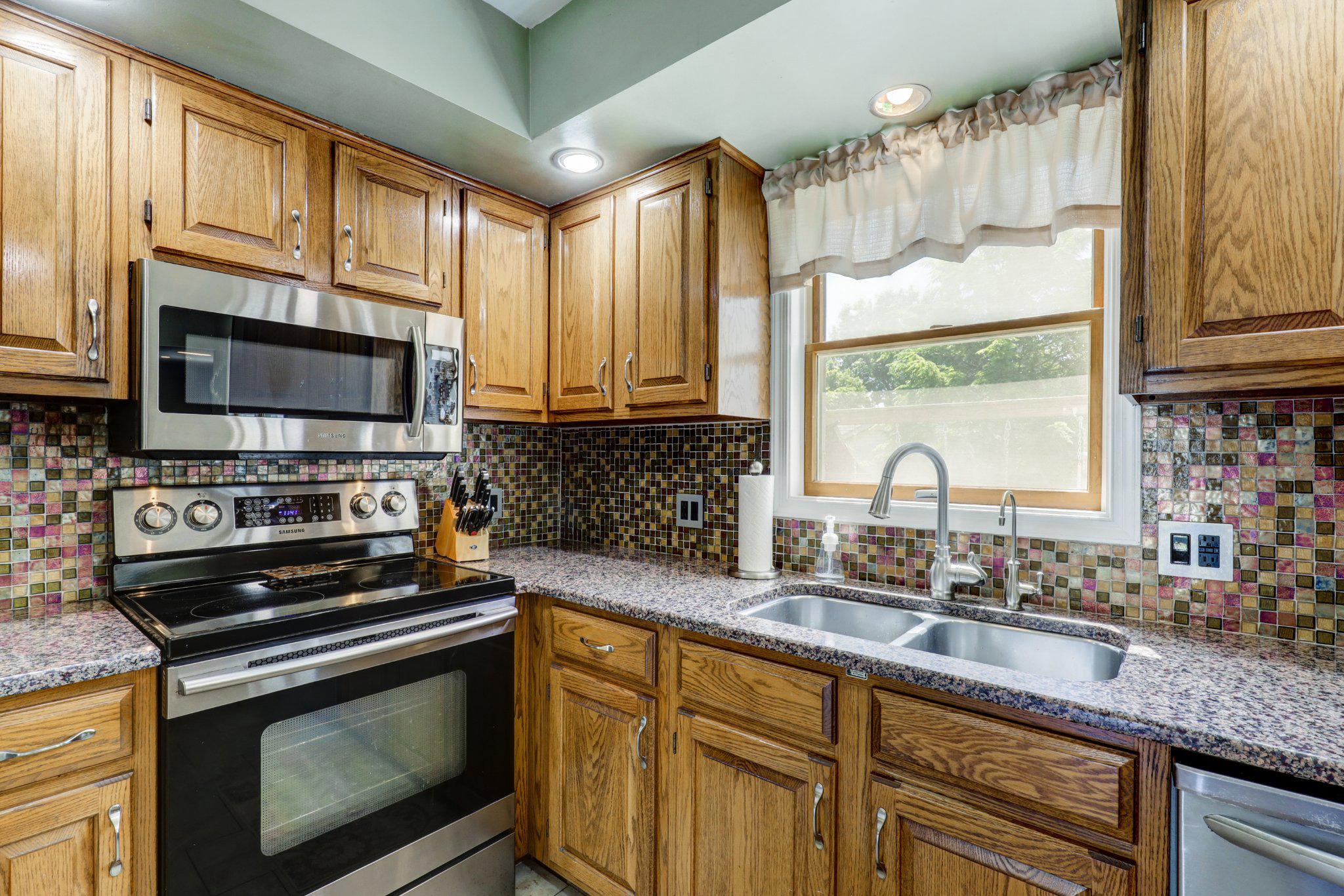 2 Mockingbird Drive Denver, PA 17517 - Photo 16 of 39 Charming kitchen with modern touches.