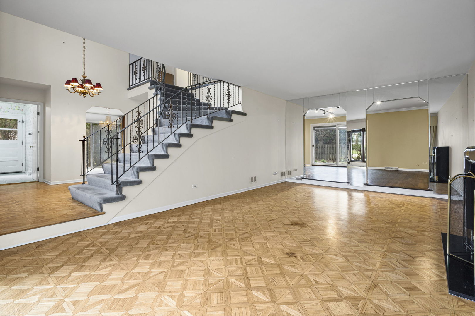 560 Hunter Road Wilmette, IL 60091 - Photo 5 of 41