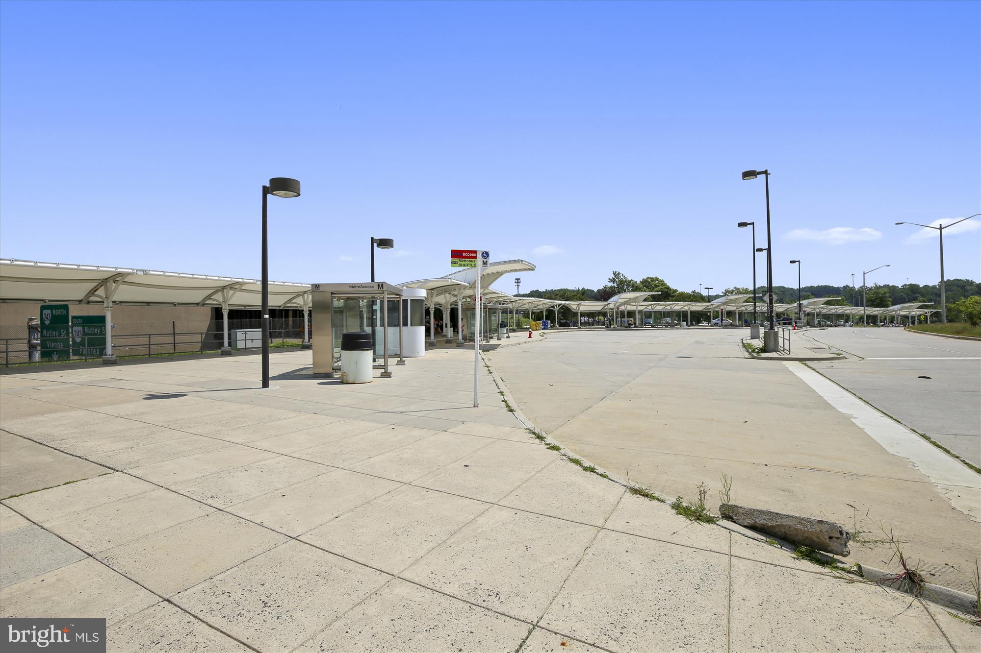 2627 Five Oaks Road Vienna, VA 22181 - Photo 105 of 111 Vienna Fairfax metro