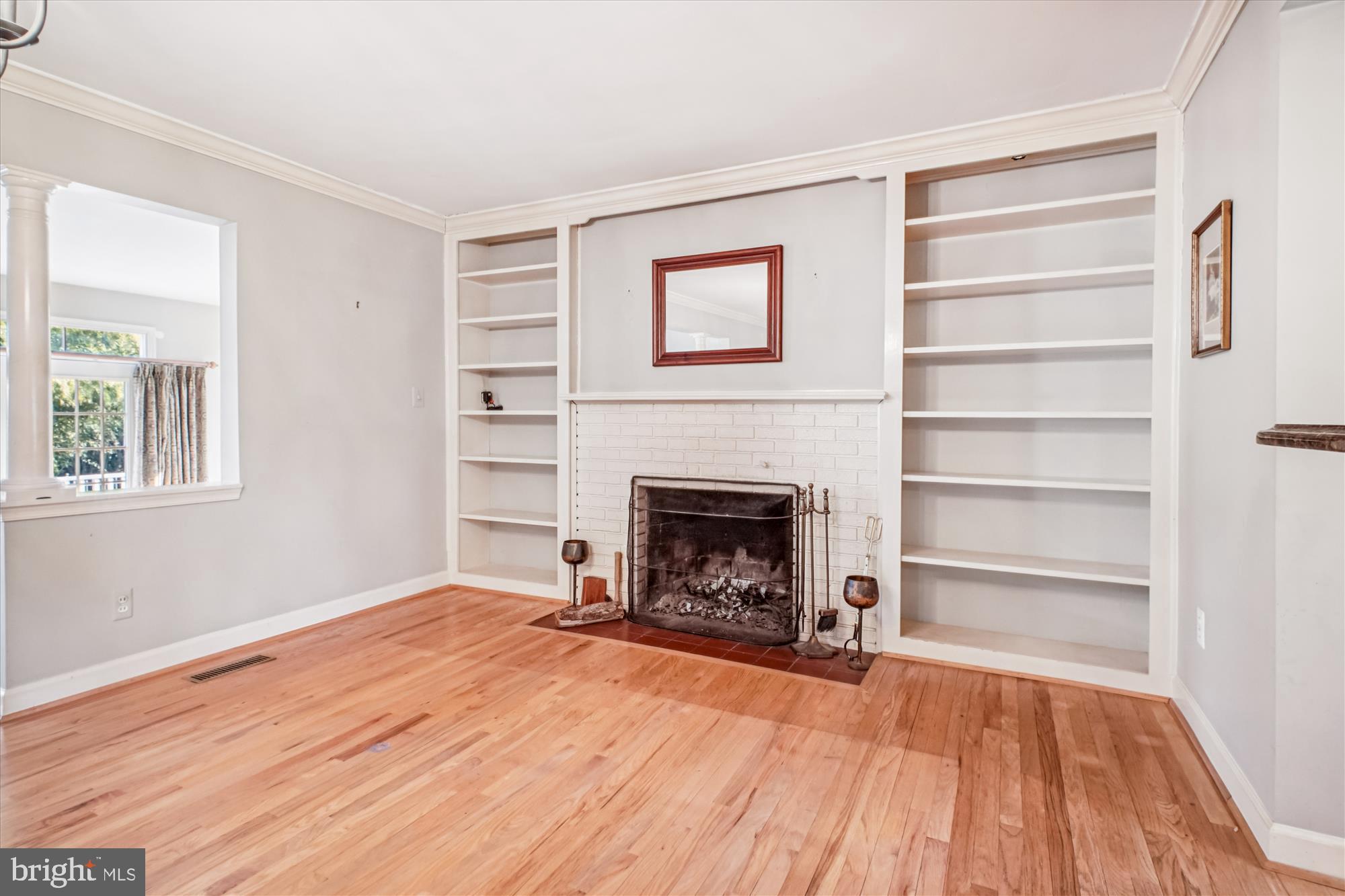 2627 Five Oaks Road Vienna, VA 22181 - Photo 15 of 111 Living dinning room