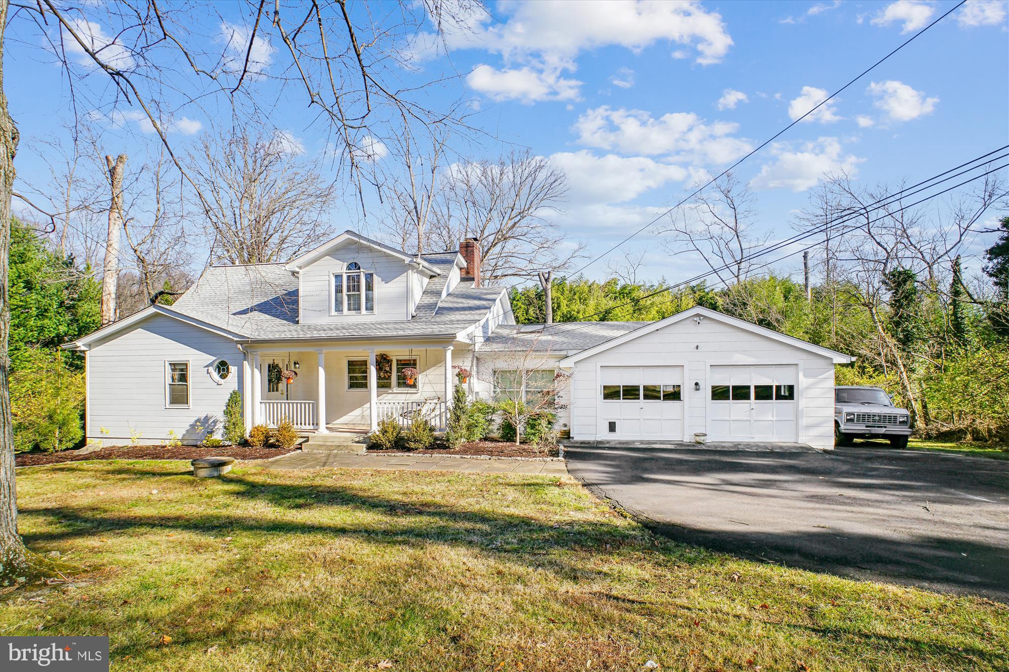 2627 Five Oaks Road Vienna, VA 22181 - Photo 2 of 111 Street view