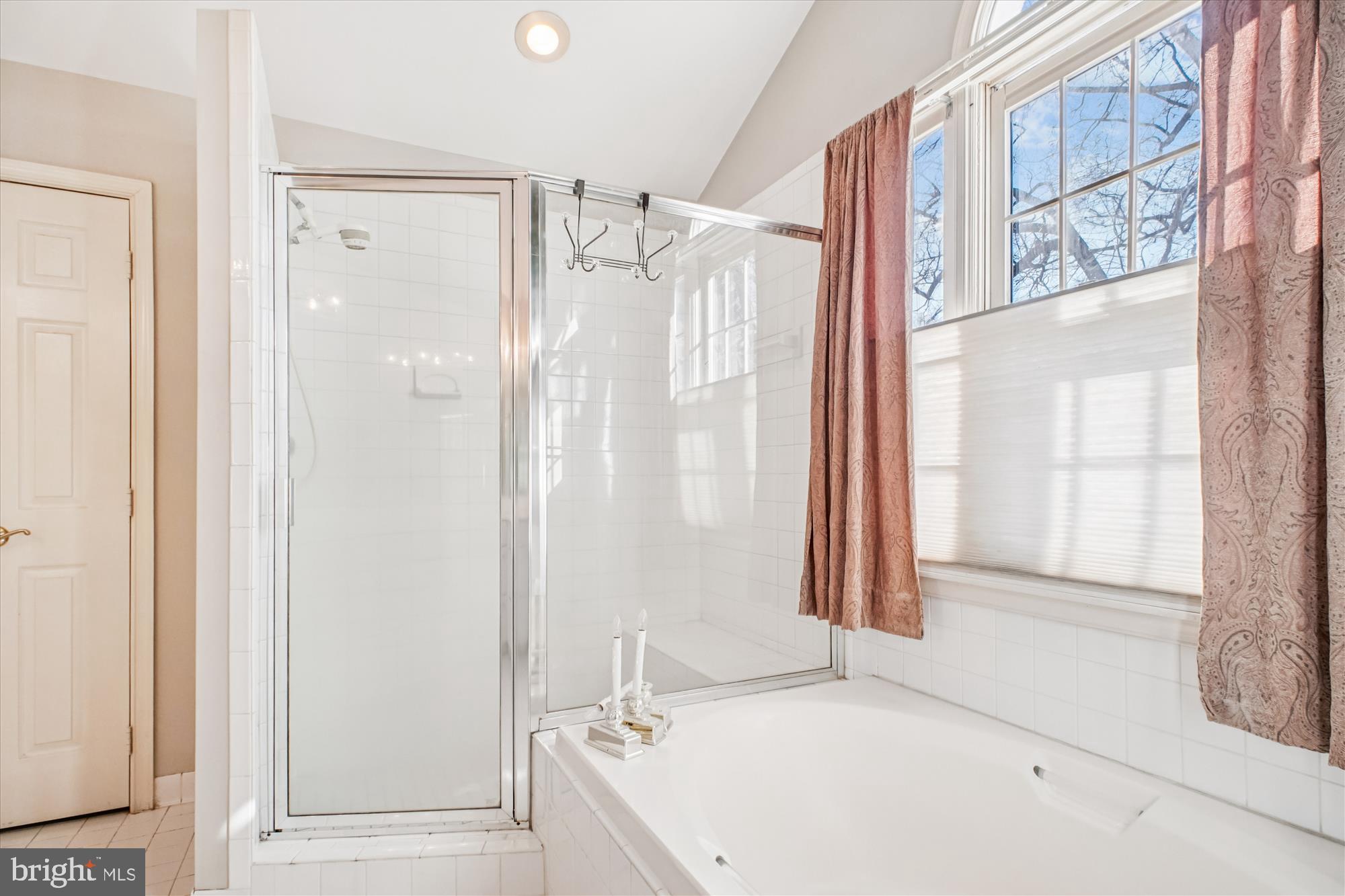 2627 Five Oaks Road Vienna, VA 22181 - Photo 47 of 111 Bathroom upstairs