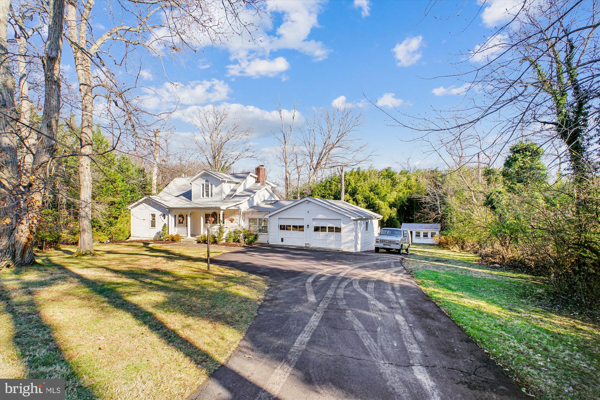 2627 Five Oaks Road Vienna, VA 22181 - Photo 5 of 111 Street view