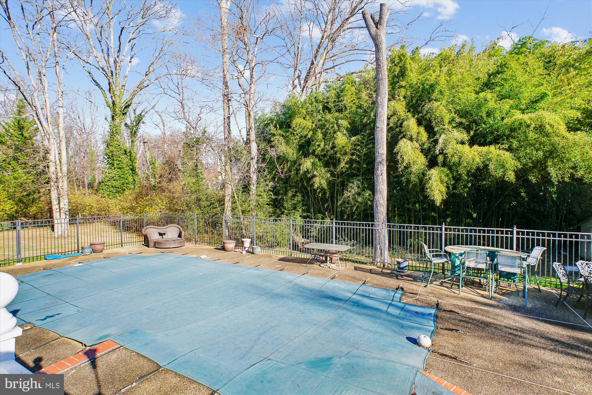 2627 Five Oaks Road Vienna, VA 22181 - Photo 69 of 111 a outdoor view with a sitting space