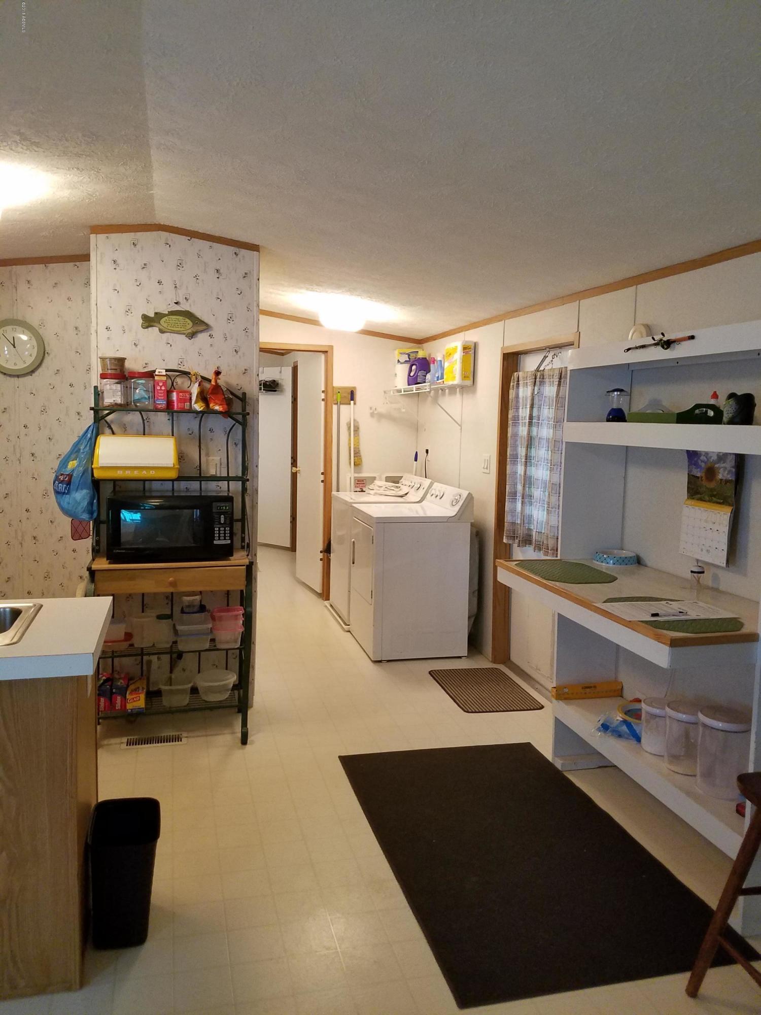 Hall-Laundry