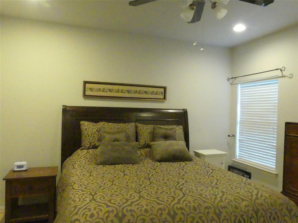 332 Emma Call Court Sunset, TX 76270 - Photo 13 of 31
