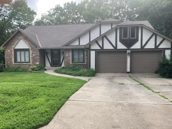 $365,000 | 5768 Bower Street, Kansas City, MO 64133