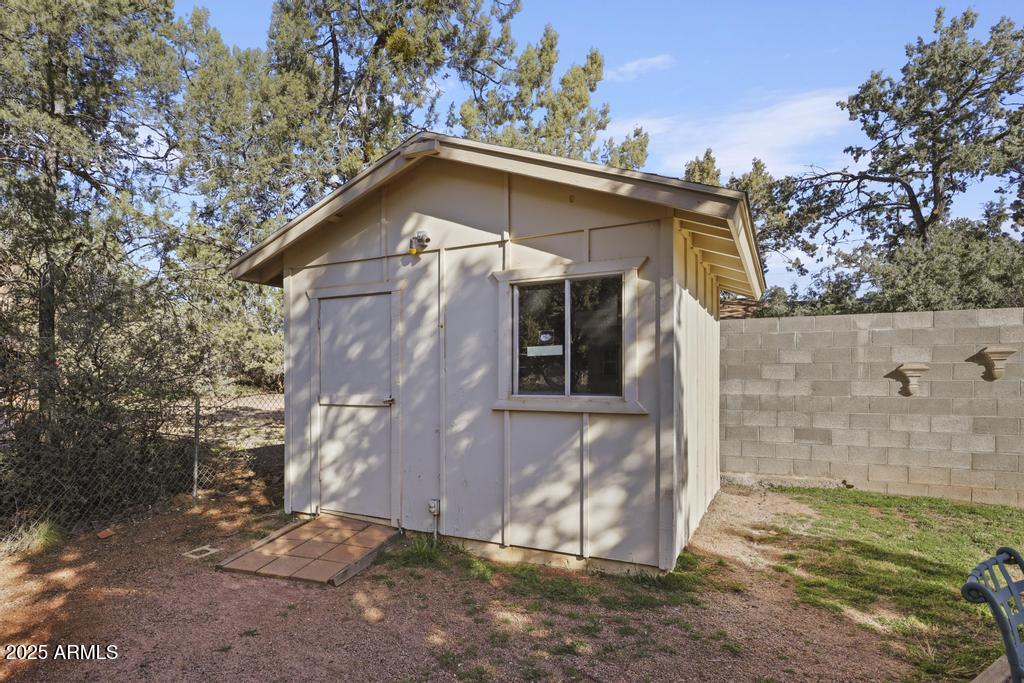 7984 Vista Del Norte Payson, AZ 85541 - Photo 18 of 21 a house with trees in the background