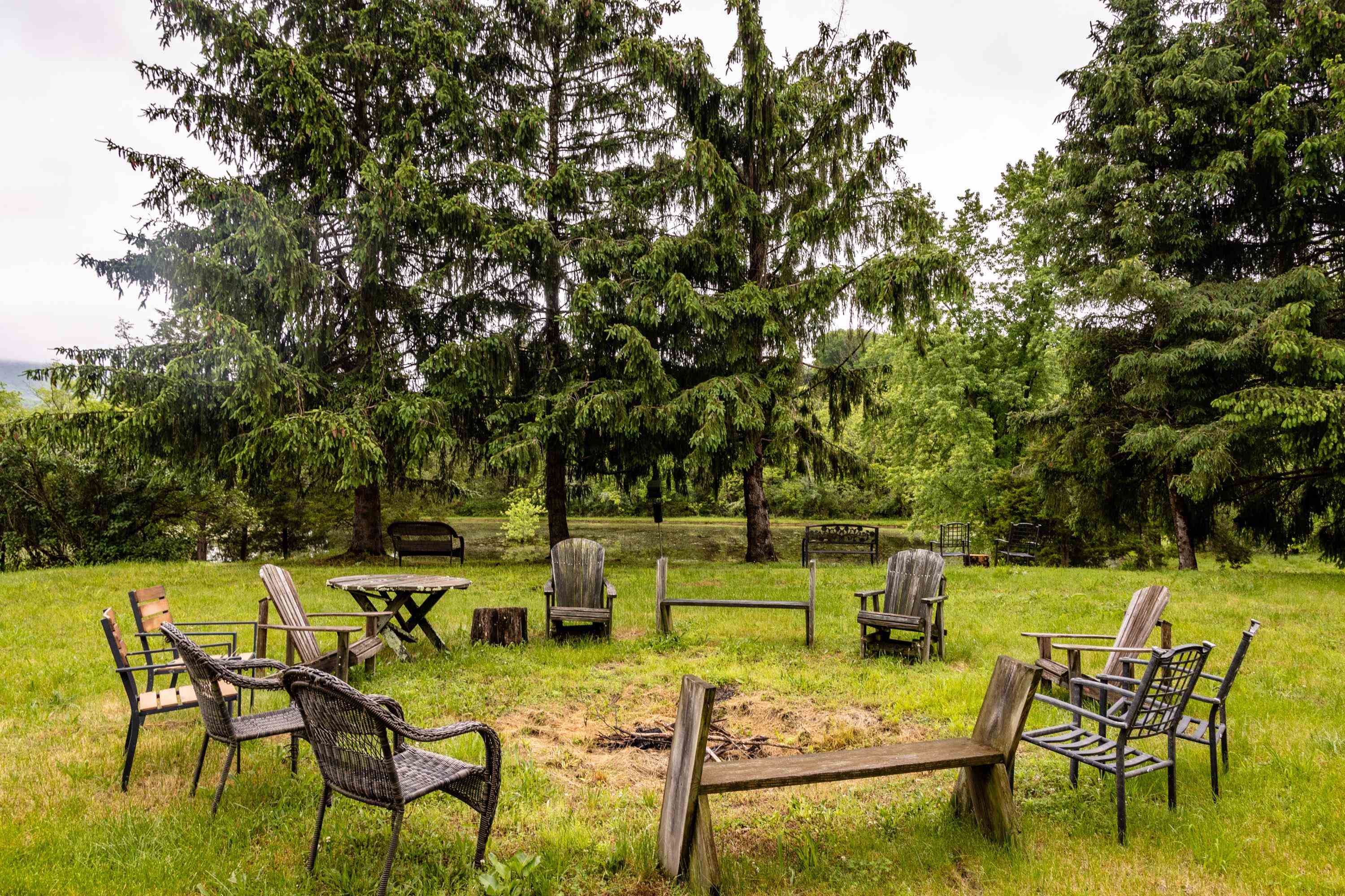 9881 Fort Valley Road Fort Valley, VA 22652 - Photo 48 of 75 a view of an chairs and tables in the patio