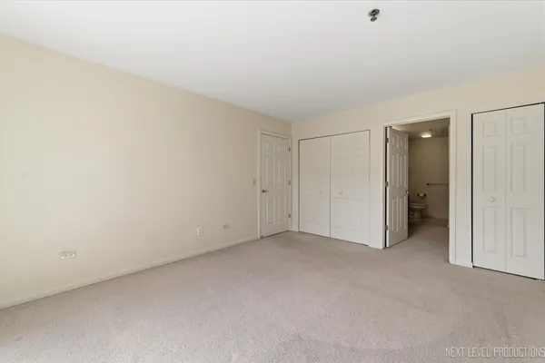 $299,900 | 147 Hunt Club Drive, Unit 147, St. Charles, IL 60174