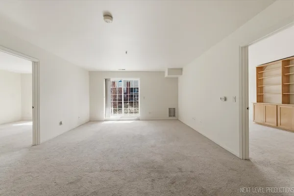 $299,900 | 147 Hunt Club Drive, Unit 147, St. Charles, IL 60174