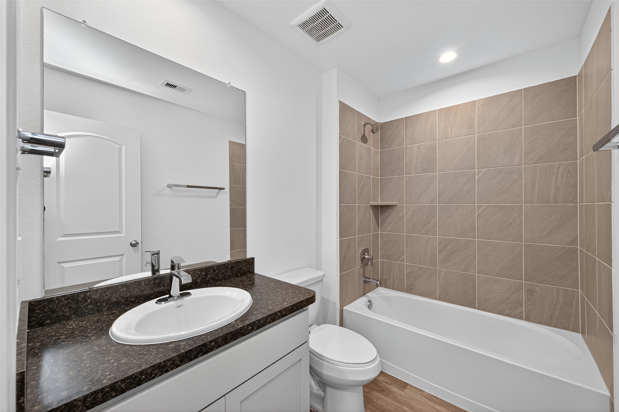5343 Tuscany Hills Lane Spring, TX 77373 - Photo 20 of 32 2nd Full Bath between 1st & 2nd Bedrooms