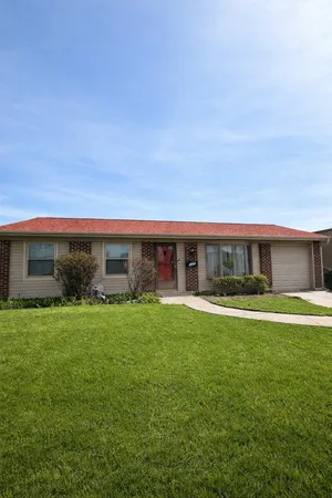 $359,500 | 8045 Northway Drive, Hanover Park, IL 60133
