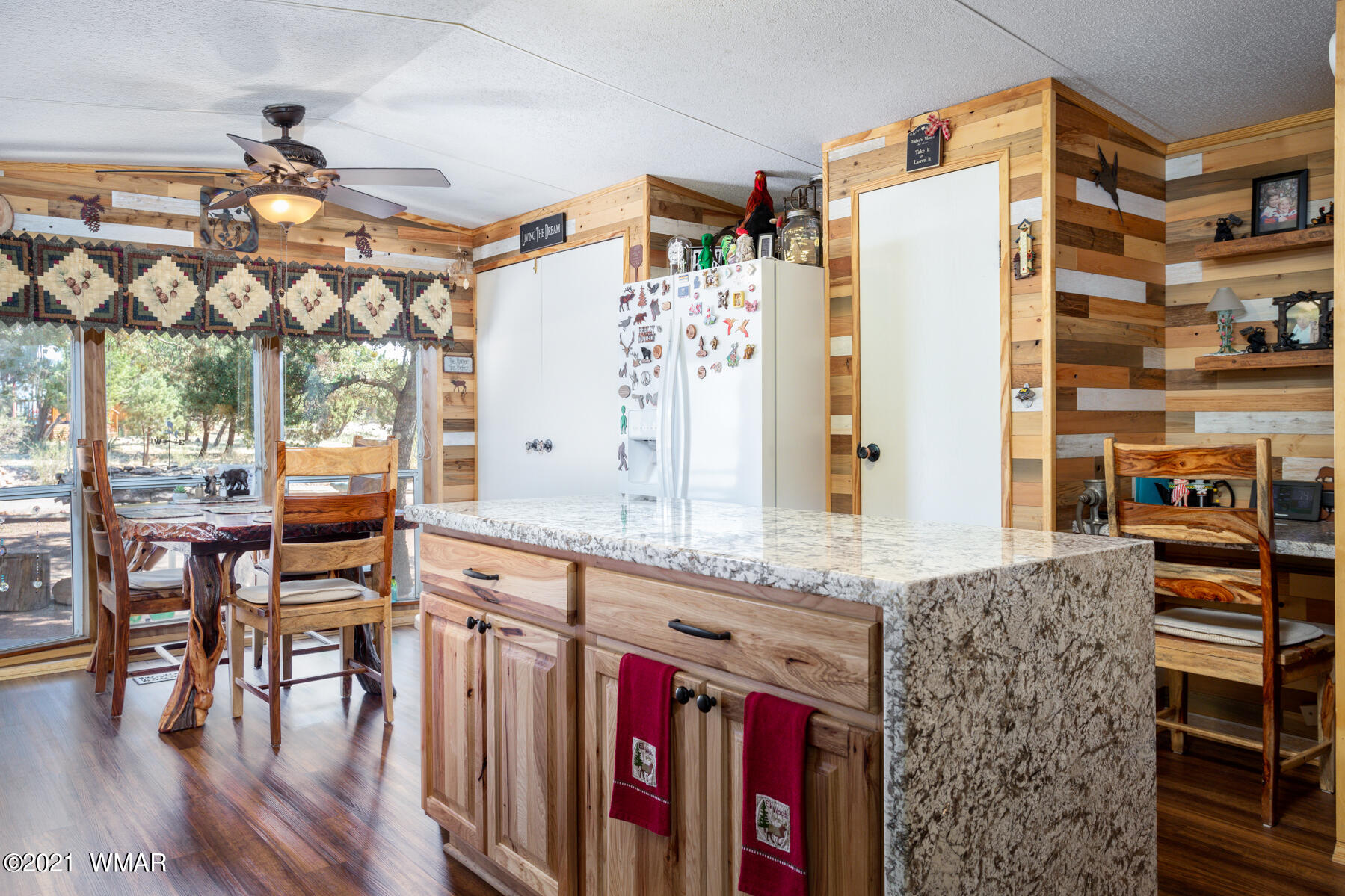 3596 Timberlake Drive, Unit 1 Overgaard, AZ 85933 - Photo 4 of 34