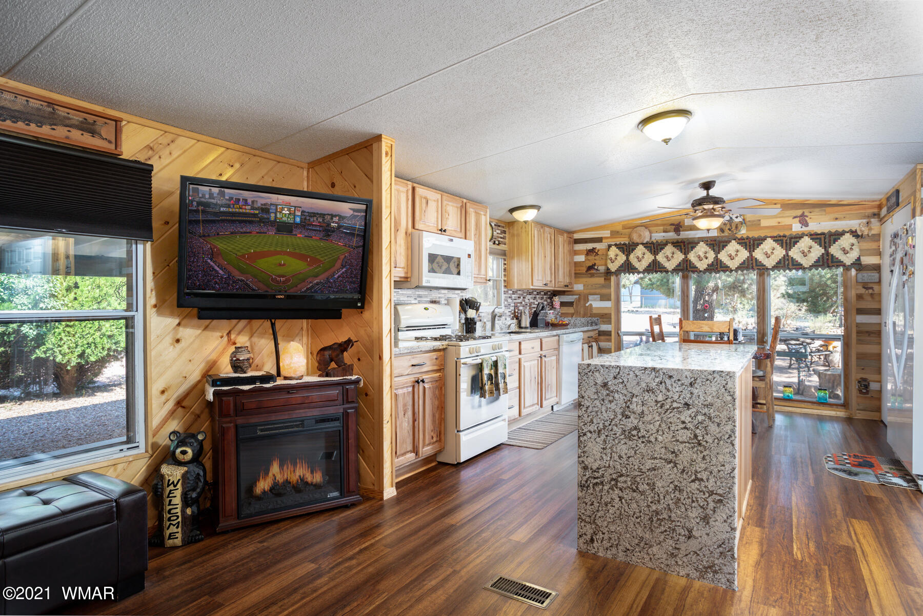 3596 Timberlake Drive, Unit 1 Overgaard, AZ 85933 - Photo 6 of 34