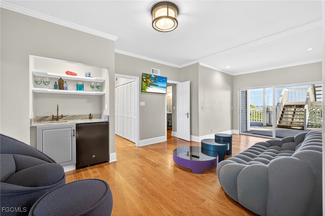 323 Useppa Island Bokeelia, FL 33922 - Photo 25 of 36 a living room with furniture