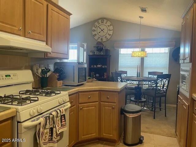 2050 West Dunlap Avenue, Unit B153 Phoenix, AZ 85021 - Photo 4 of 23 Kitchen Dining Area