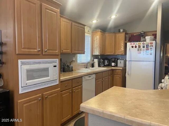 2050 West Dunlap Avenue, Unit B153 Phoenix, AZ 85021 - Photo 6 of 23 Kitchen