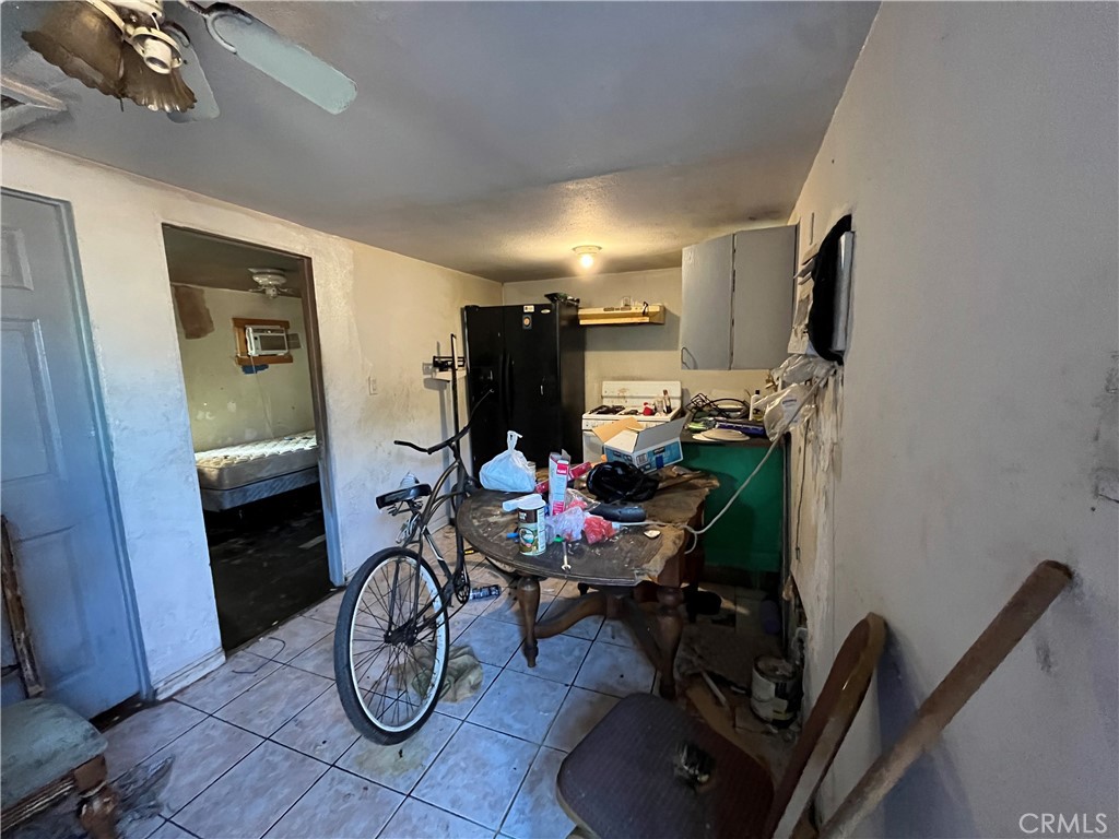 45639 King Street Indio, CA 92201 - Photo 19 of 28 a view of a room with gym equipment