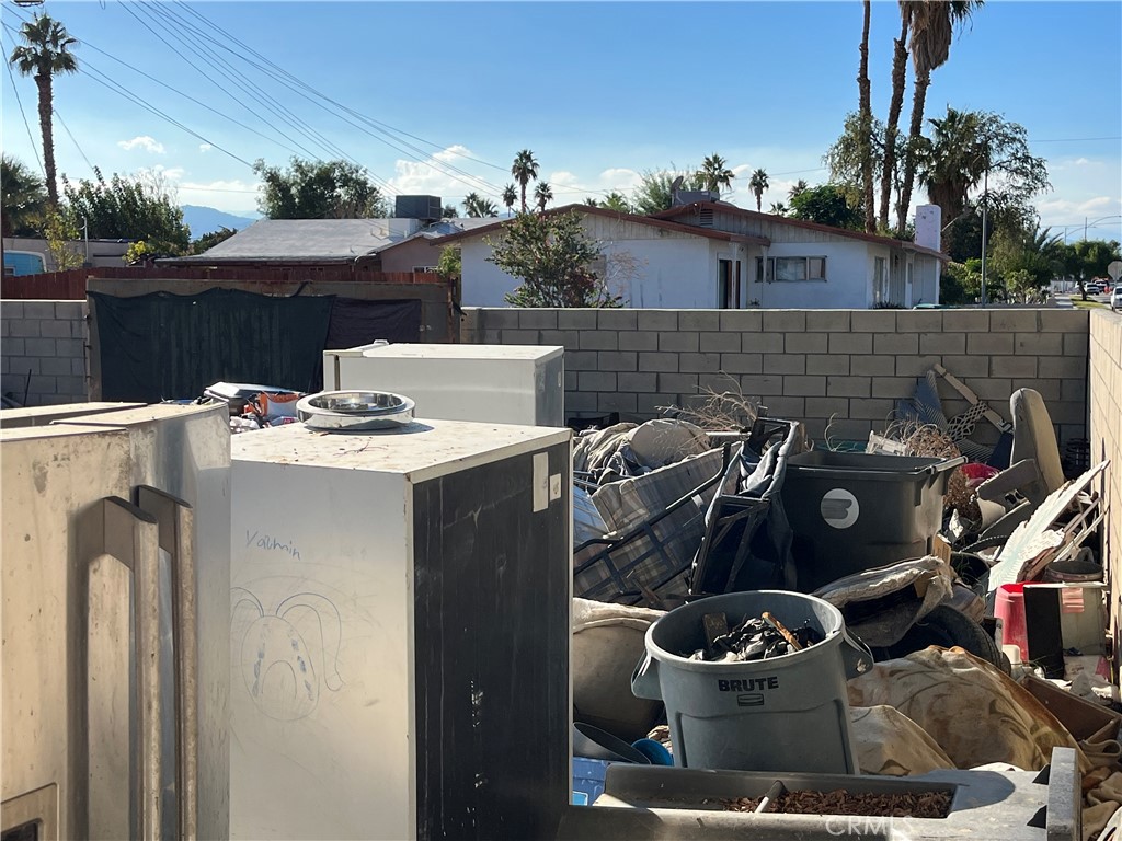 45639 King Street Indio, CA 92201 - Photo 27 of 28 a view of a table and chairs in patio