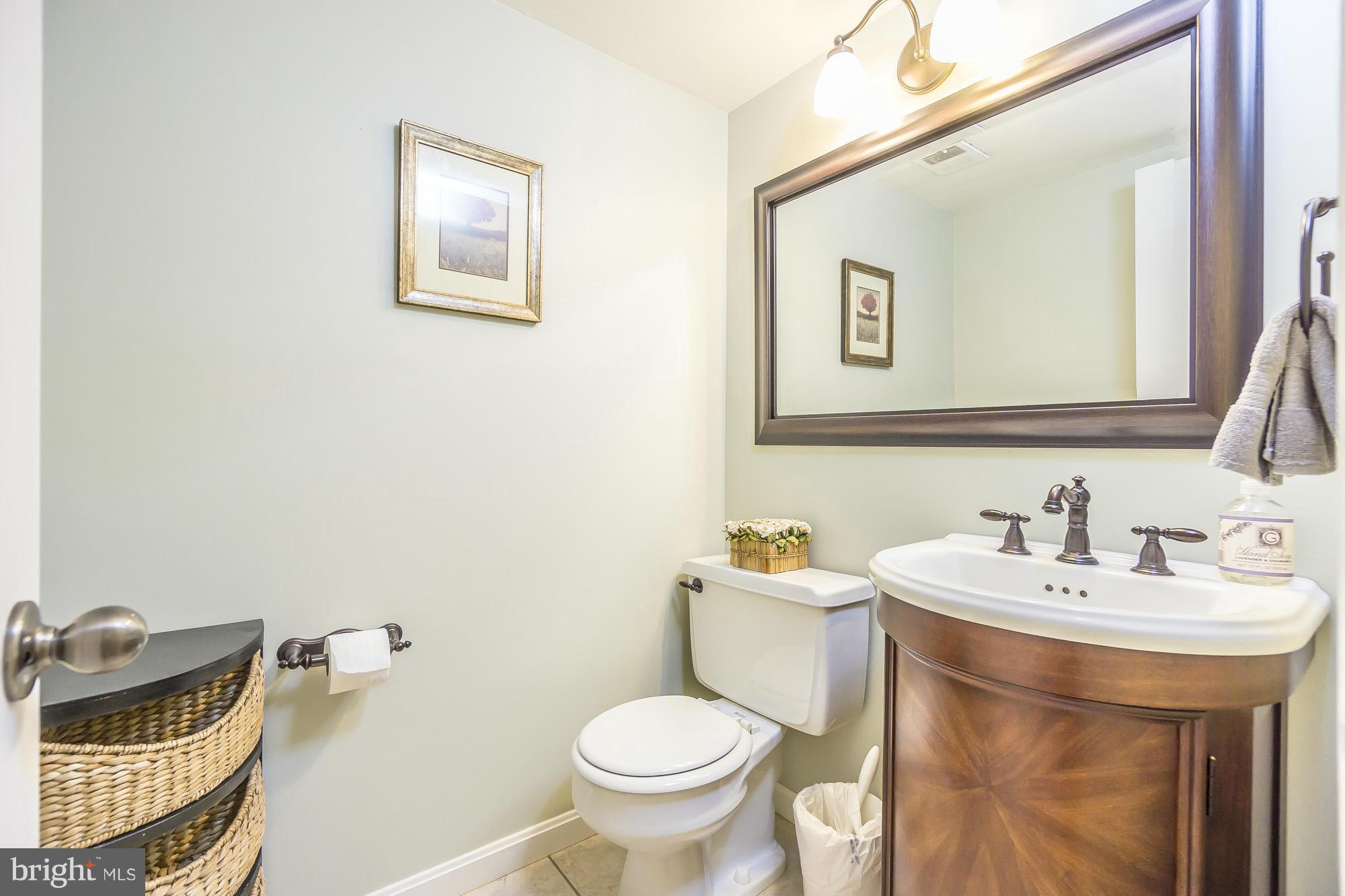 1648 Winding Waye Lane Silver Spring, MD 20902 - Photo 11 of 30 Bath