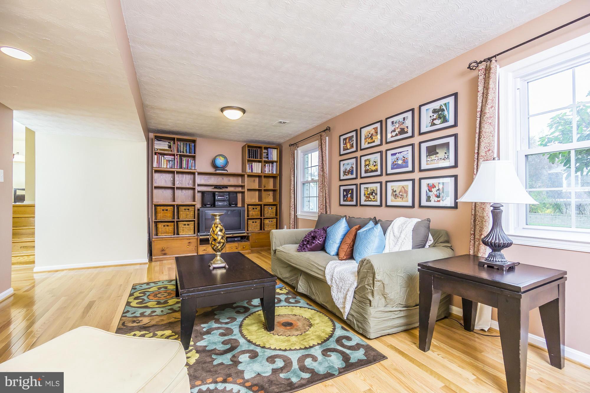 1648 Winding Waye Lane Silver Spring, MD 20902 - Photo 20 of 30 Family Room