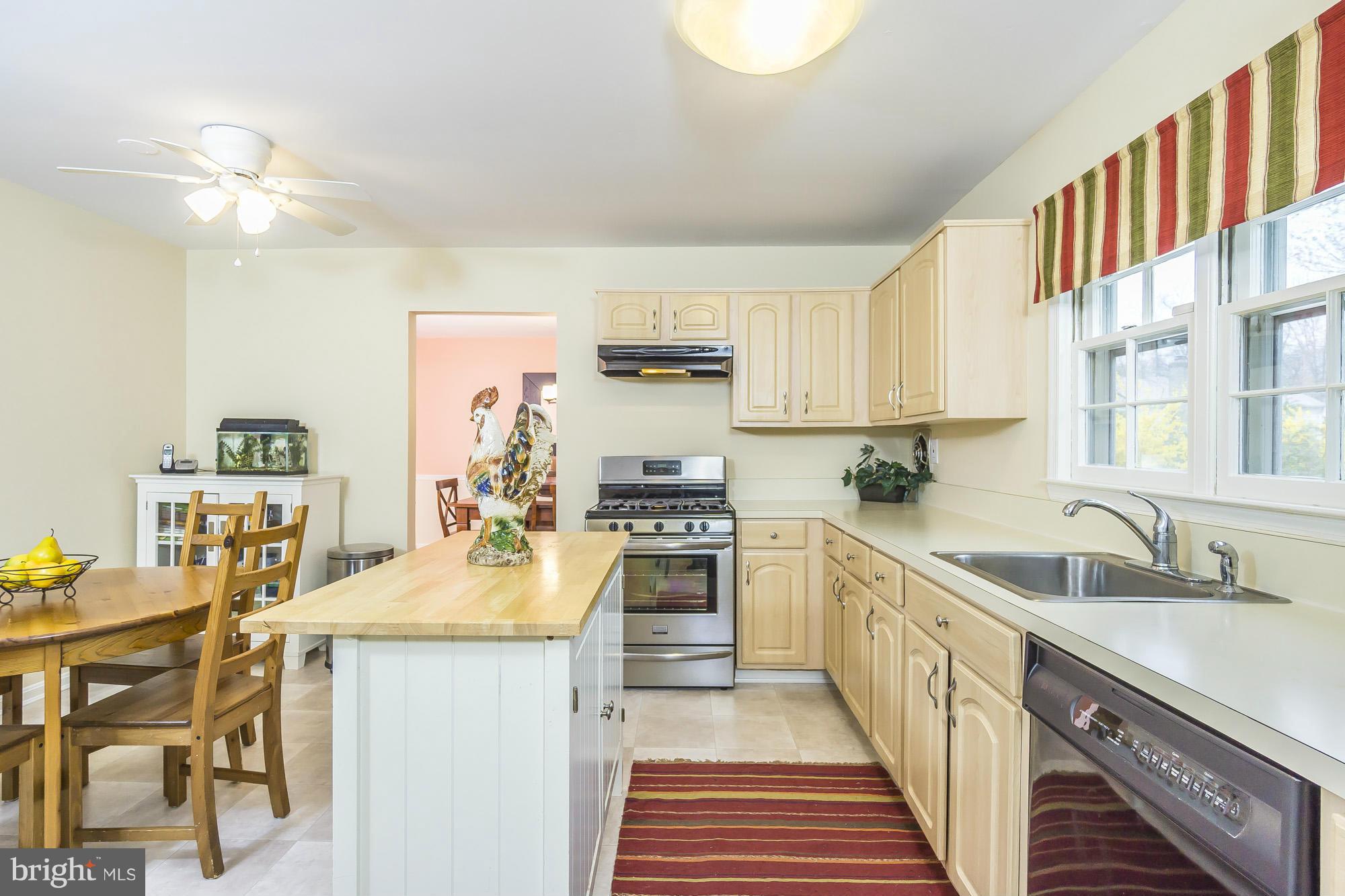 1648 Winding Waye Lane Silver Spring, MD 20902 - Photo 8 of 30 Kitchen