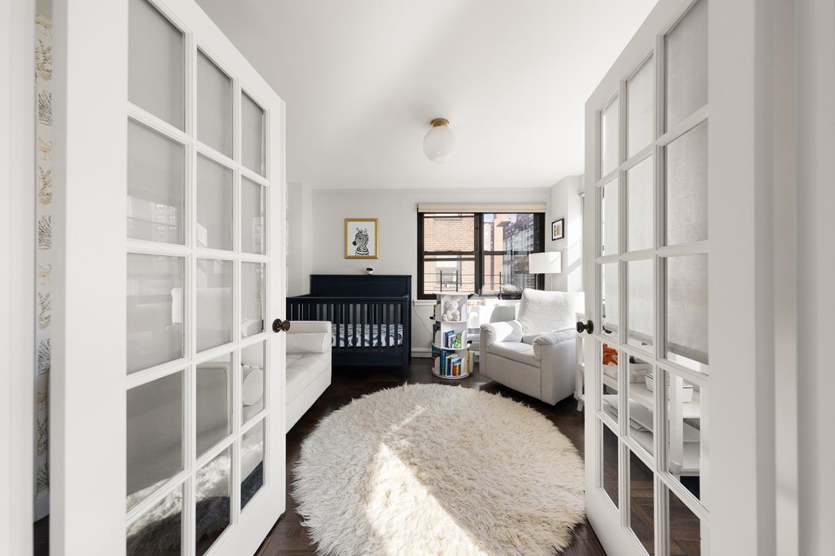 233 East 69th Street, Unit 9J Manhattan, NY 10021 - Photo 10 of 16