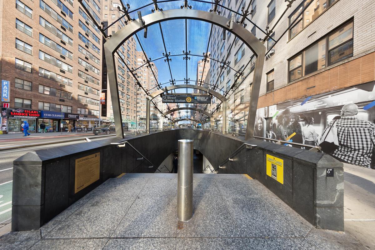 233 East 69th Street, Unit 9J Manhattan, NY 10021 - Photo 14 of 16