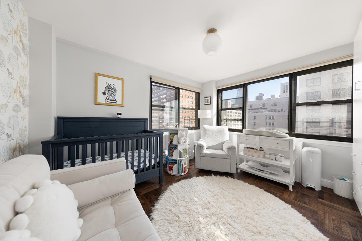 233 East 69th Street, Unit 9J Manhattan, NY 10021 - Photo 9 of 16