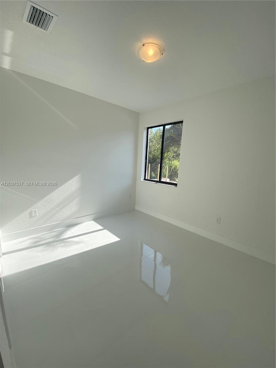 2402 Southwest 145th Place Miami, FL 33184 - Photo 9 of 12