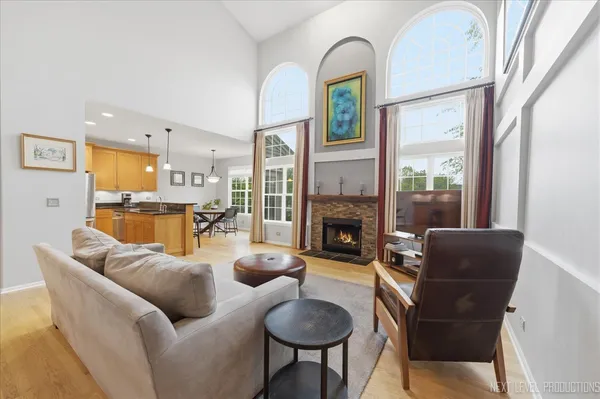 $639,900 | 3219 Larrabee Drive, Geneva, IL 60134