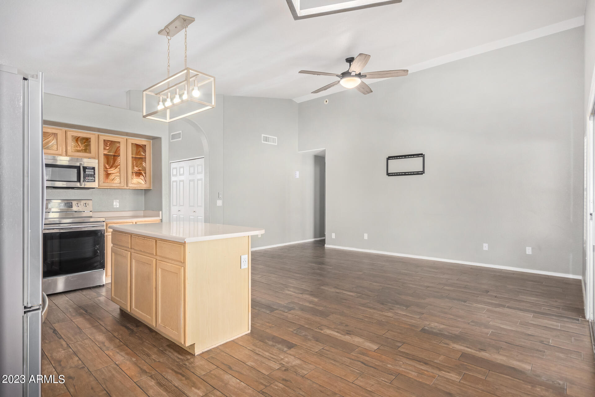 7554 West Calavar Road Peoria, AZ 85381 - Photo 8 of 30 08 - Calavar