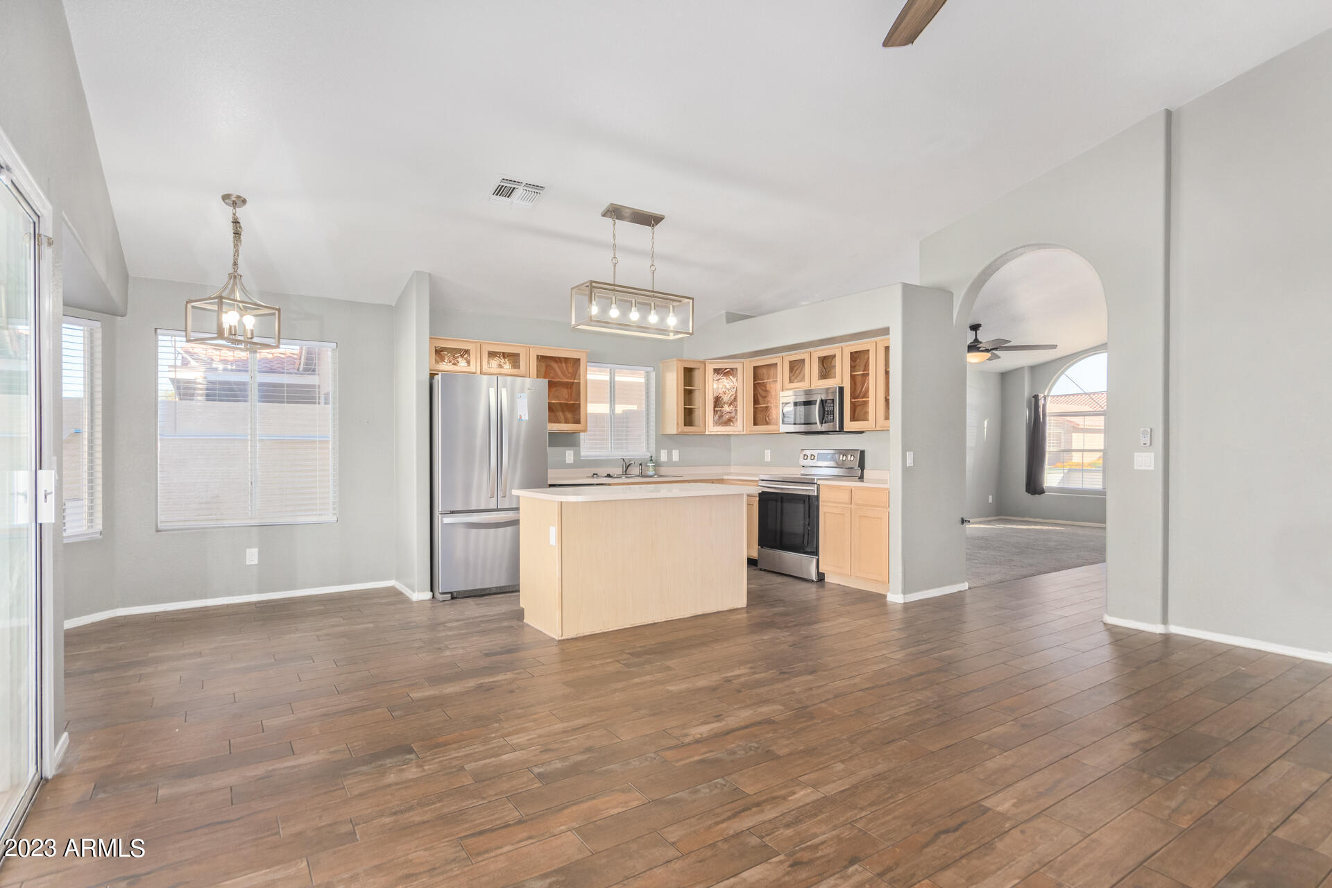 7554 West Calavar Road Peoria, AZ 85381 - Photo 9 of 30 09 - Calavar