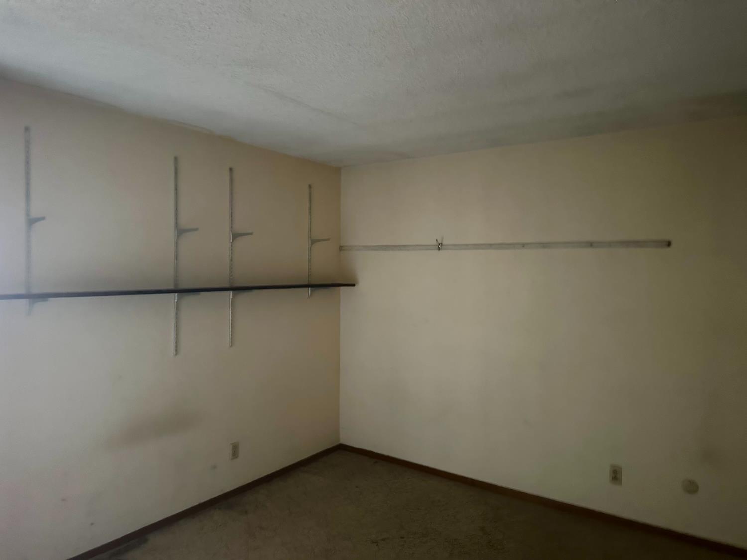 2153 Knowles Street Selma, CA 93662 - Photo 10 of 20
