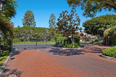 $4,300,000 | 2 Belcourt Drive, Newport Beach, CA 92660