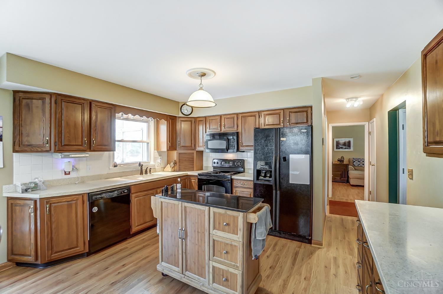 6015 Decker Road Franklin, OH 45005 - Photo 10 of 46