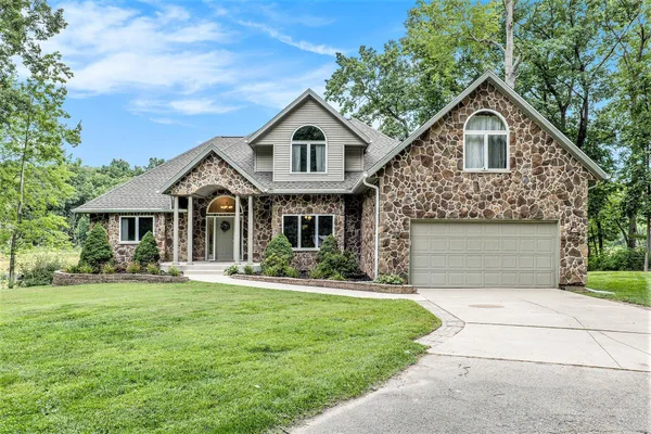 $975,000 | 7805 Cougar Drive, Delton, MI 49046