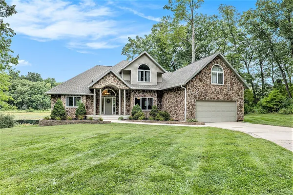 $975,000 | 7805 Cougar Drive, Delton, MI 49046