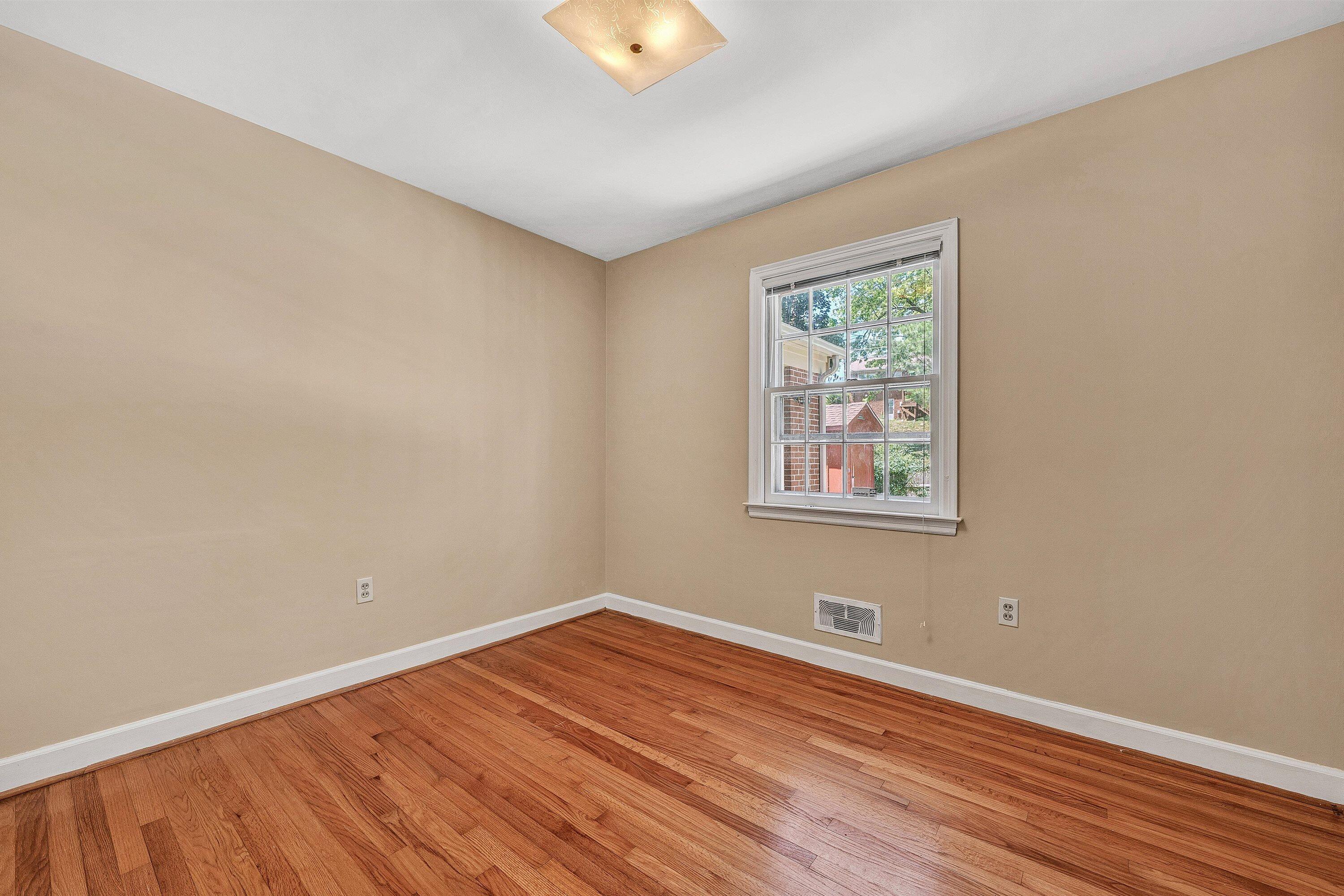 423 Highfield Road Salem, VA 24153 - Photo 13 of 45 11-DSC08959