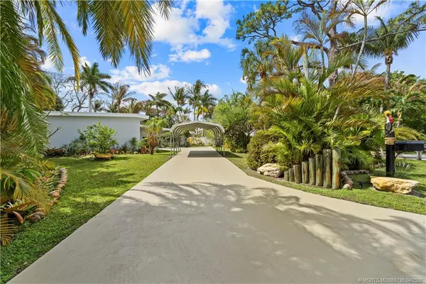 $1,599,000 | 505 Southwest North Carolina Drive, Stuart, FL 34994