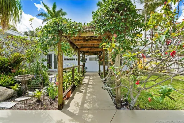 $1,599,000 | 505 Southwest North Carolina Drive, Stuart, FL 34994