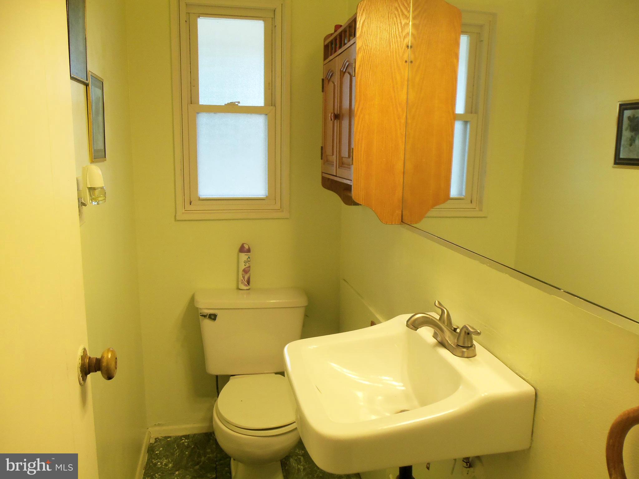 7309 Axton Street Springfield, VA 22151 - Photo 17 of 26 Powder Room