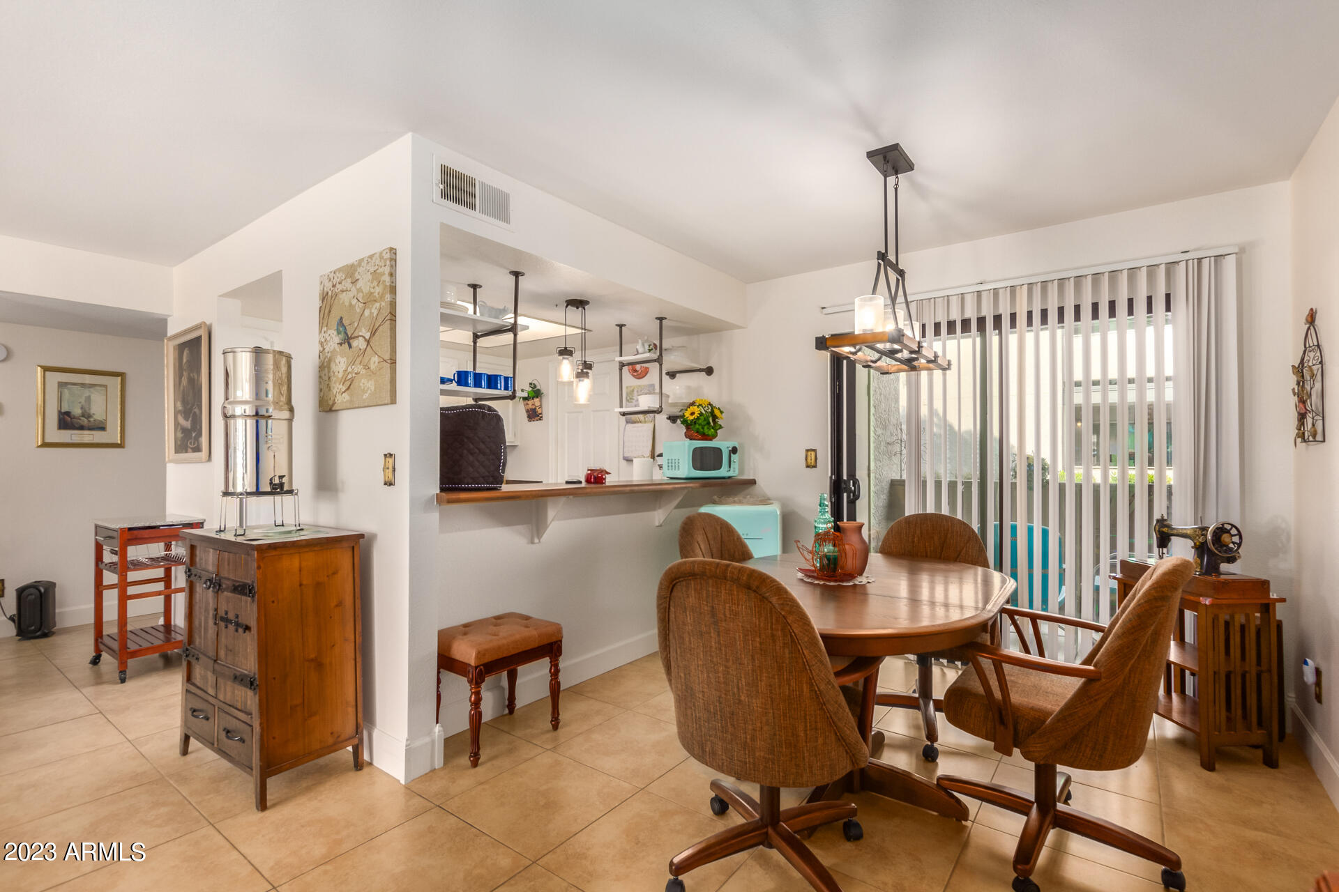 1402 East Guadalupe Road, Unit 104 Tempe, AZ 85283 - Photo 4 of 9 Dining room