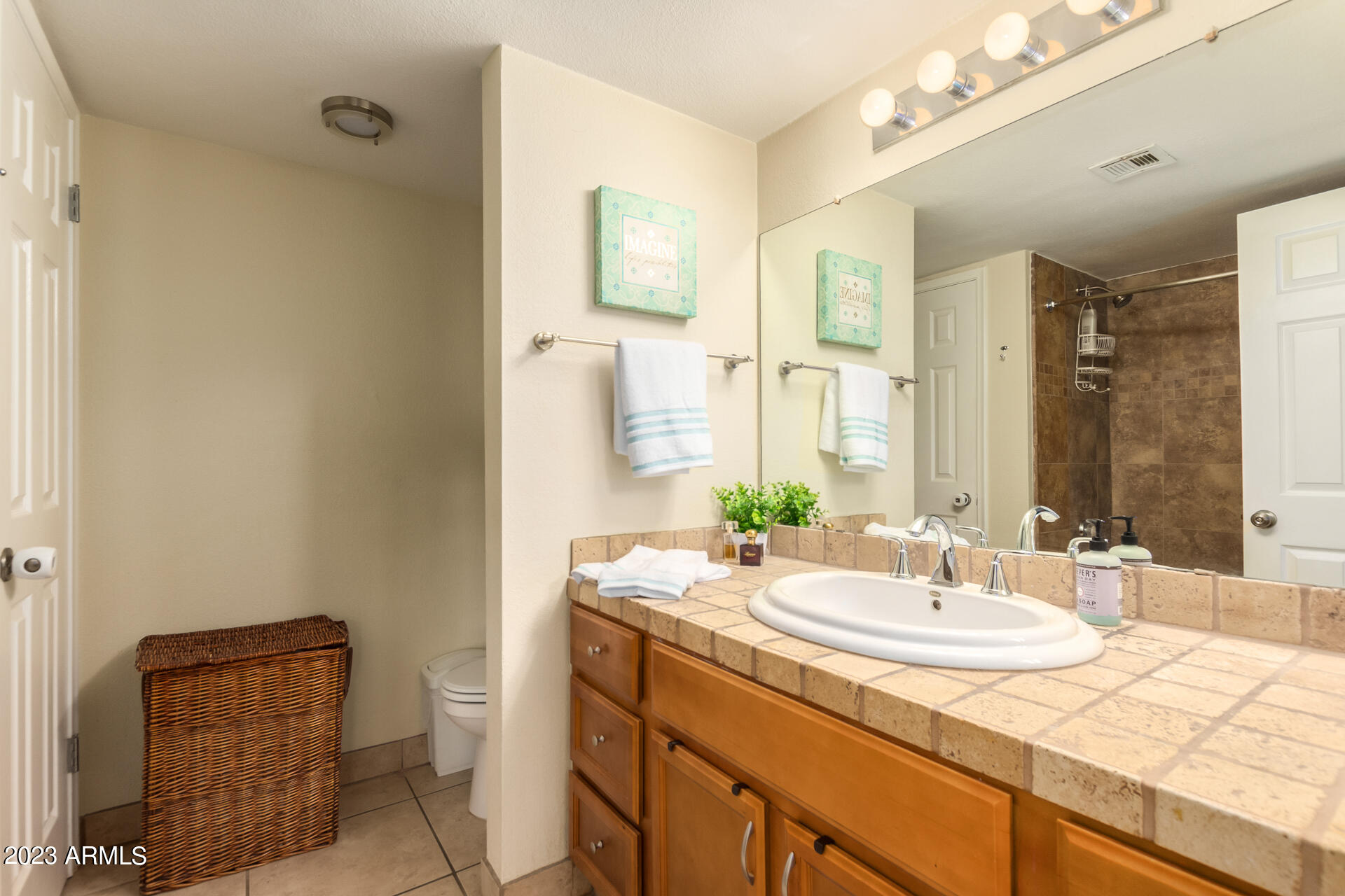 1402 East Guadalupe Road, Unit 104 Tempe, AZ 85283 - Photo 6 of 9 Primary bath