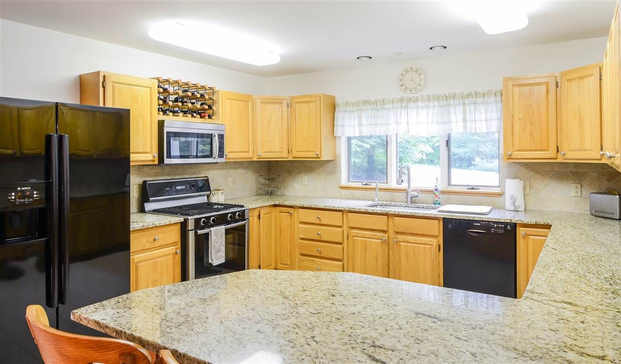 862 Baker Turn Hartford, VT 05059 - Photo 6 of 19 Gallery Image 6