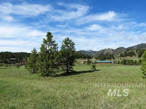 $215,000 | 91 Crosstimber Loop, Garden Valley, ID 83622