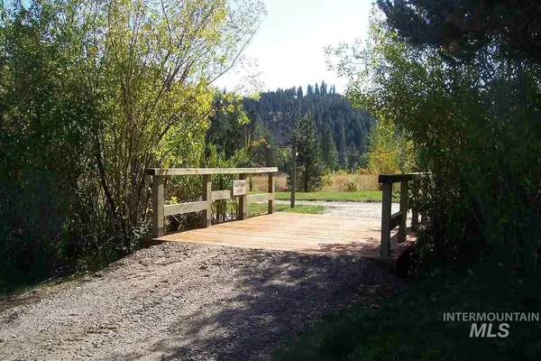 $215,000 | 91 Crosstimber Loop, Garden Valley, ID 83622