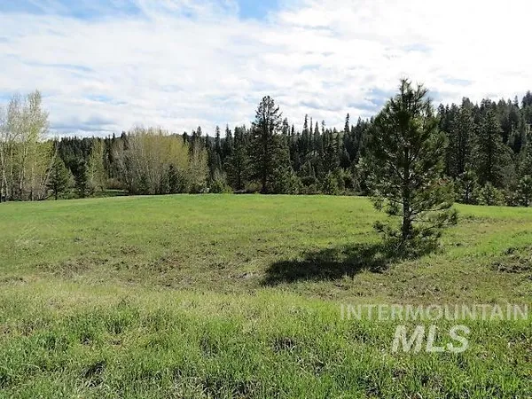 $215,000 | 91 Crosstimber Loop, Garden Valley, ID 83622