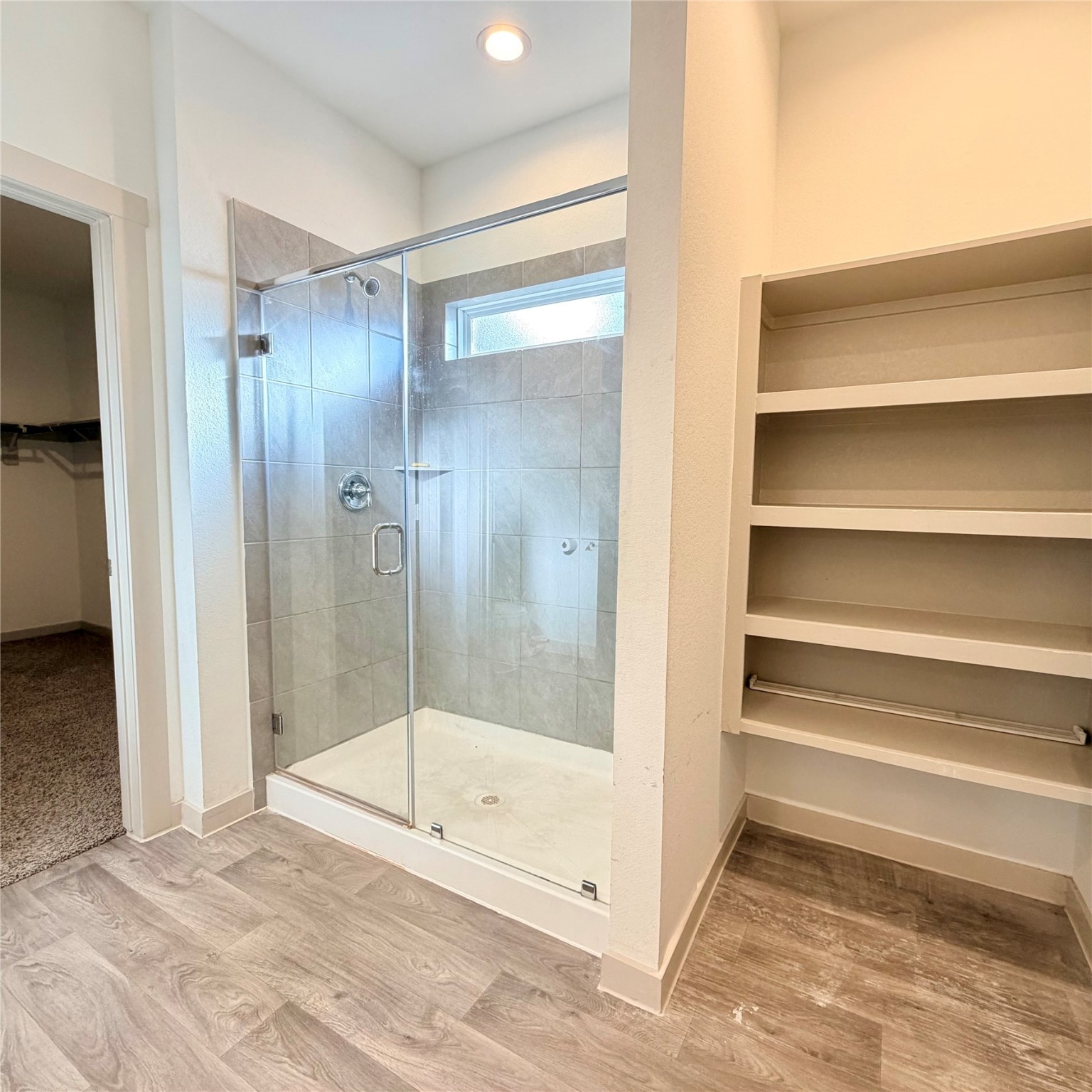 10610 Great Basin Drive Rosharon, TX 77583 - Photo 6 of 14 a bathroom with a shower